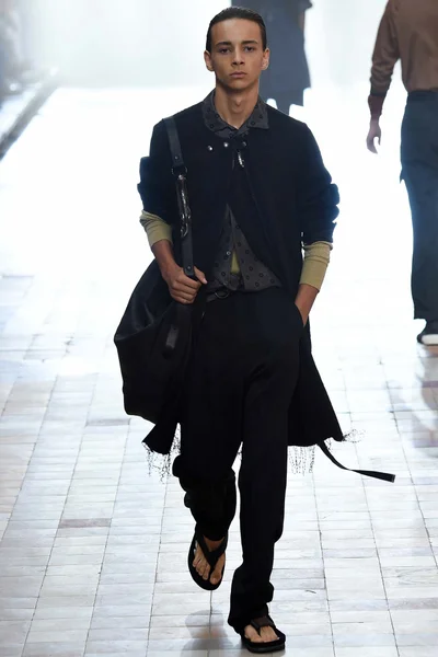 Look 37